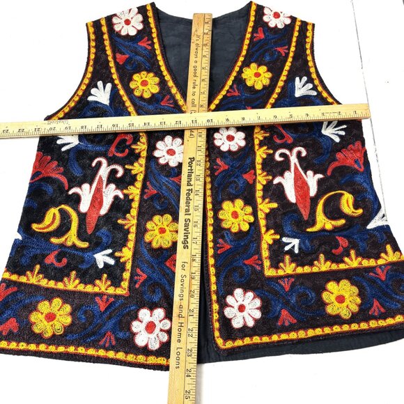Vest VTG 70 -80's Nepal Embroidery Colorful Flowers Boho Ethnic Gender Neutral - Picture 8 of 11